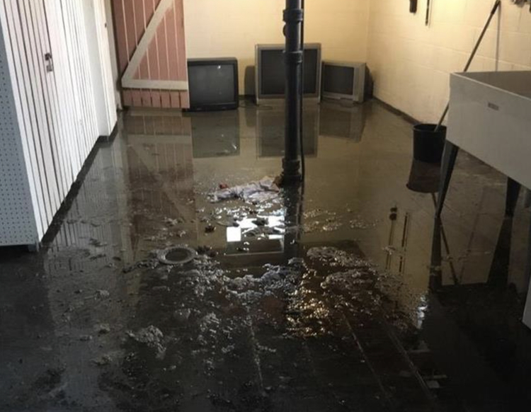 Water Damage Vs Flood What S, Is Rain Water In Basement Covered By Insurance